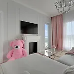 Magellana Glamour & Hill View By Downtown Apartment *