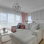Magellana Glamour & Hill View By Downtown * Danzig