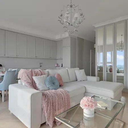 Апартаменты Magellana Glamour & Hill View By Downtown