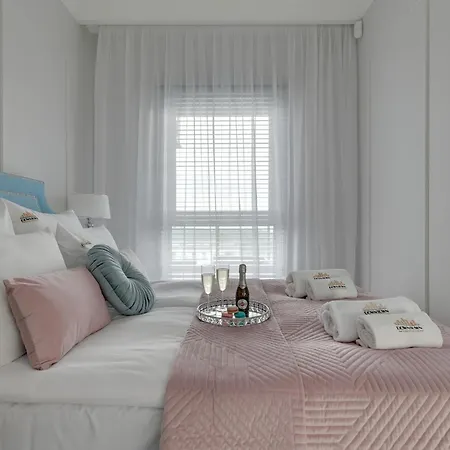 Apartmán Magellana Glamour & Hill View By Downtown *