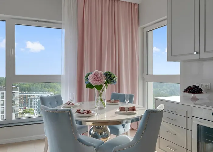 Magellana Glamour & Hill View By Downtown *