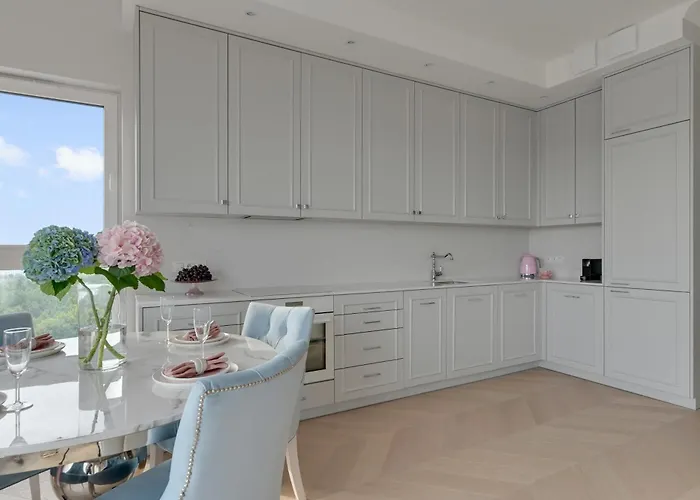 Magellana Glamour & Hill View By Downtown Apartament